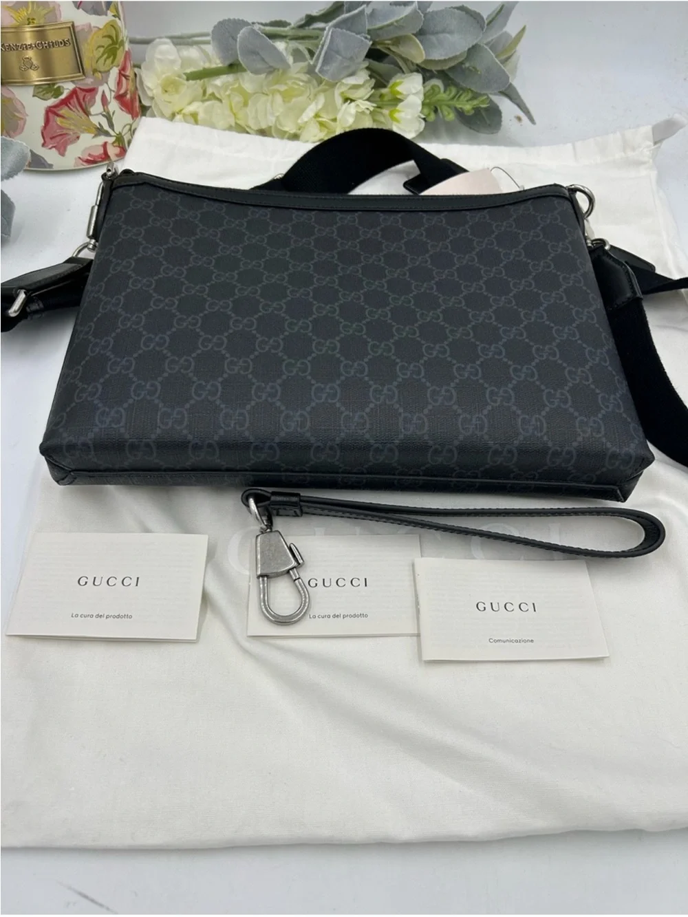 Gucci classic messenger